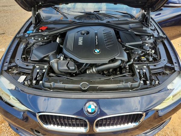 2017 BMW 340 SA — Engine bay
