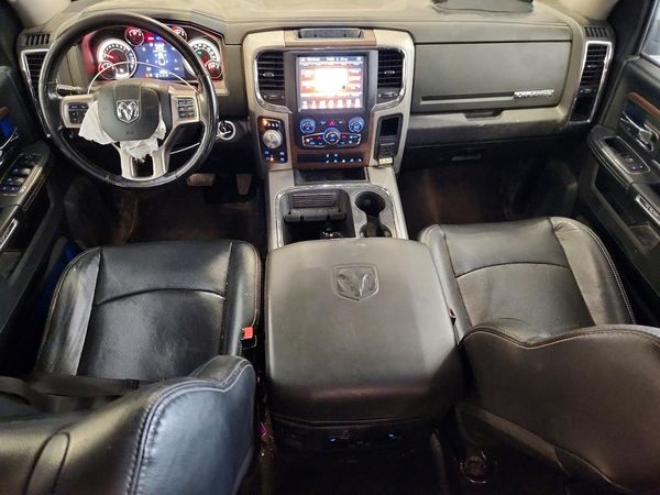 2017 RAM 1500 LARAMIE CREW CAB 4X4