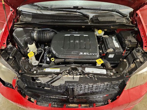 2012 DODGE CARAVAN Crew — Engine bay