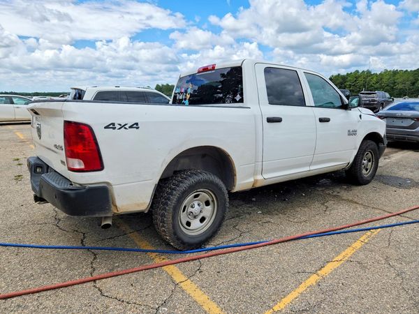 2017 RAM 1500 ST CREW CAB 4X4