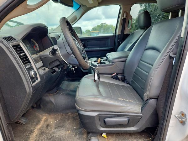 2017 RAM 1500 ST CREW CAB 4X4