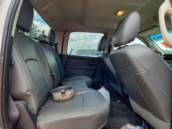 2017 RAM 1500 ST CREW CAB 4X4