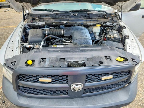 2017 RAM 1500 ST CREW CAB 4X4