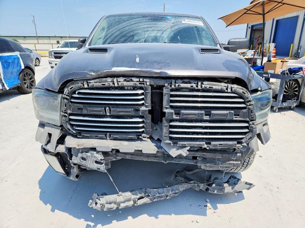 2015 RAM 1500 SPORT CREW CAB 4X2