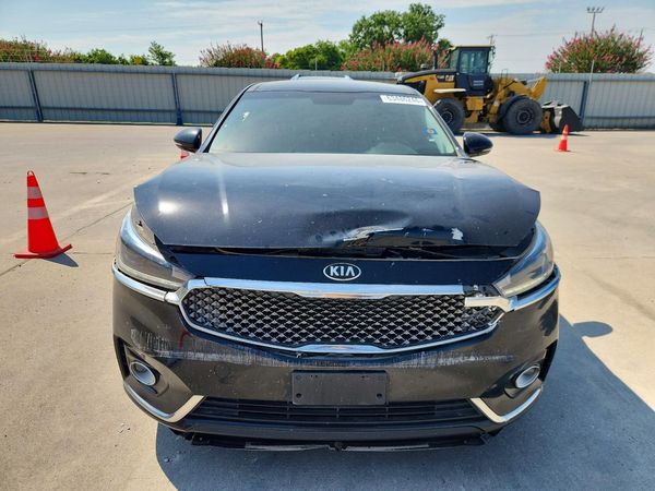2017 KIA CADENZA