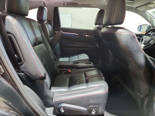 2019 TOYOTA HIGHLANDER SE/XLE