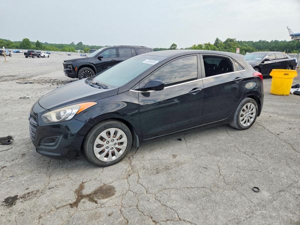 2016 HYUNDAI ELANTRA — Front 3/4