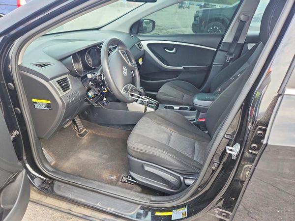 2016 HYUNDAI ELANTRA — DENT