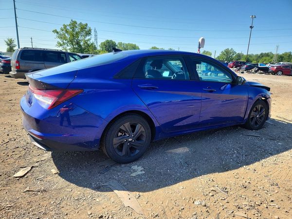 2022 HYUNDAI ELANTRA SEL