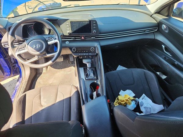 2022 HYUNDAI ELANTRA SEL