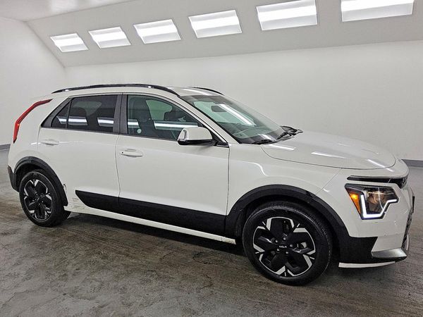 2024 KIA NIRO Wind