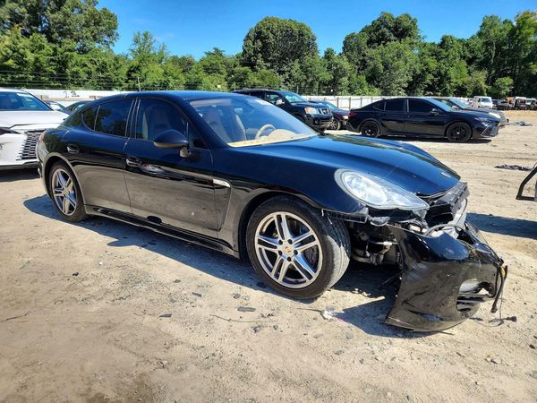 2013 PORSCHE PANAMERA