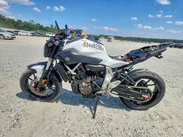 2015 YAMAHA FZ07
