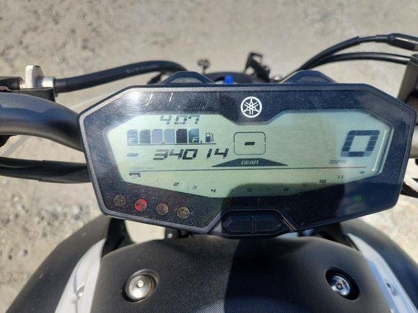2015 YAMAHA FZ07