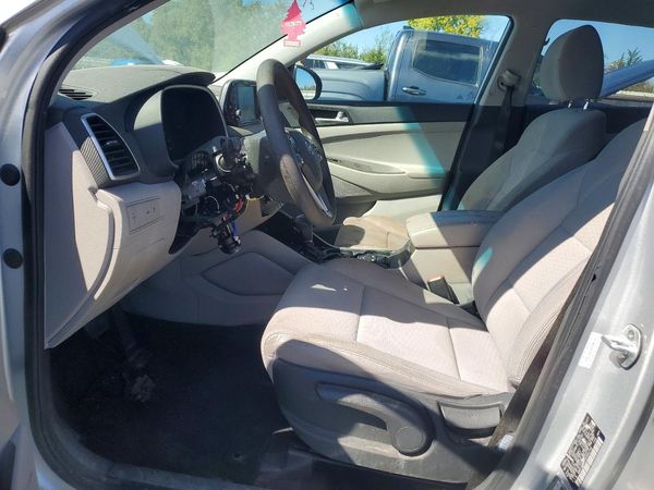 2019 HYUNDAI TUCSON SE — DENT