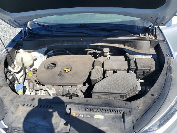 2019 HYUNDAI TUCSON SE — Engine bay