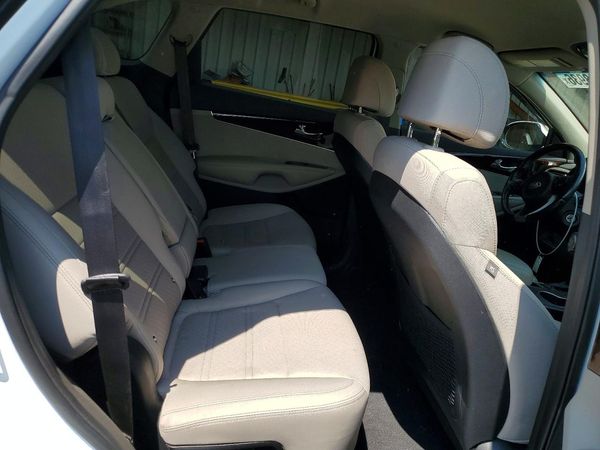 2017 KIA SORENTO