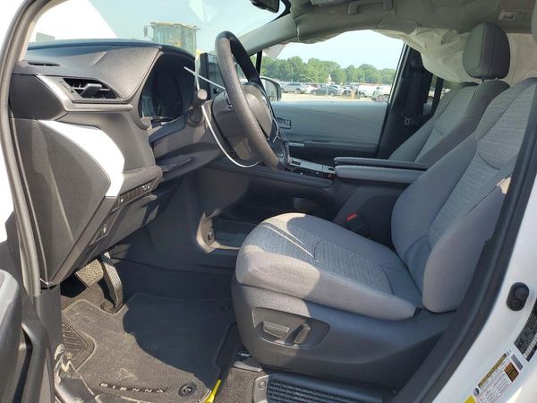 2026 TOYOTA SIENNA LE