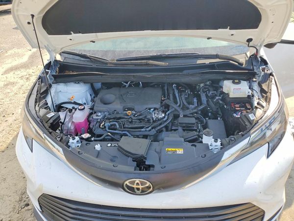 2026 TOYOTA SIENNA LE