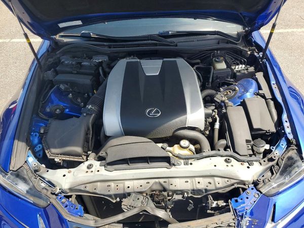 2018 LEXUS IS 300