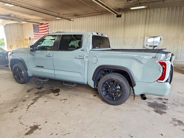 2025 TOYOTA TUNDRA SR5
