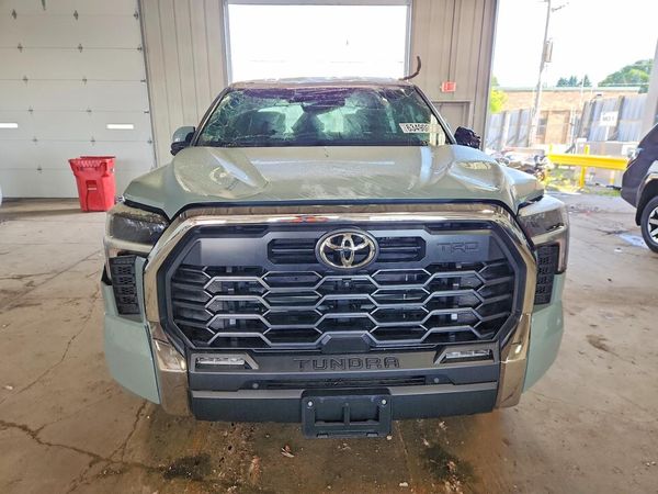 2025 TOYOTA TUNDRA SR5