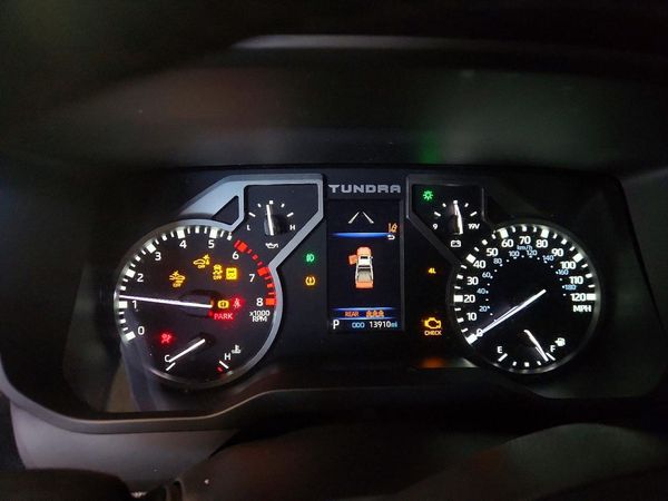 2025 TOYOTA TUNDRA SR5