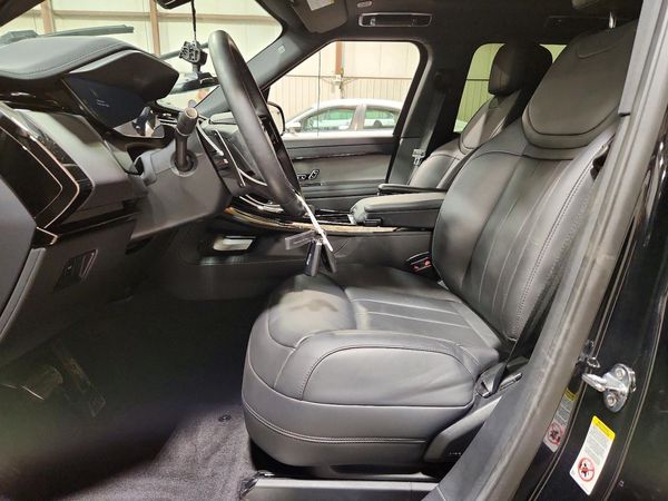 2025 LAND ROVER RANGE ROVER SPORT P400 Dynamic SE