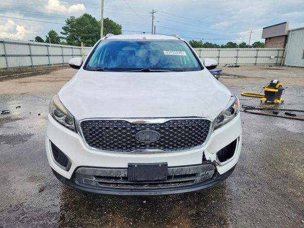 2016 KIA SORENTO L / LX
