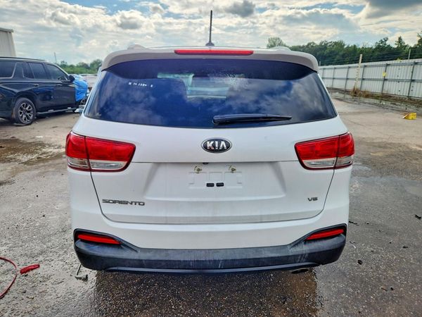 2016 KIA SORENTO L / LX