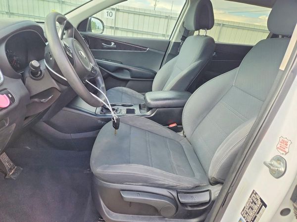 2016 KIA SORENTO L / LX
