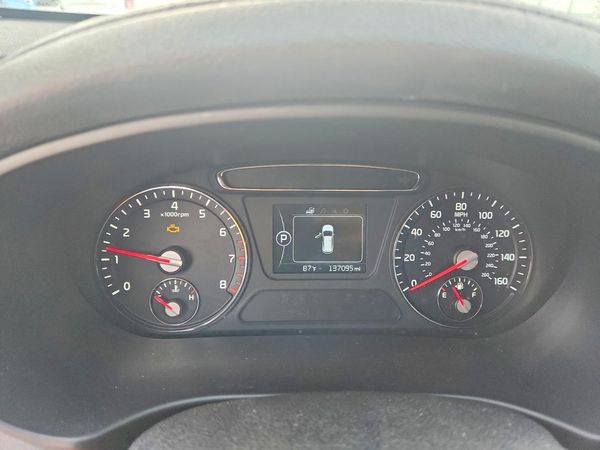2016 KIA SORENTO L / LX