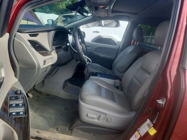 2018 TOYOTA SIENNA