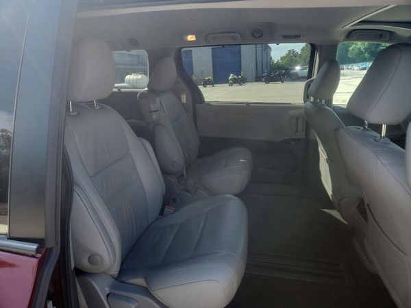 2018 TOYOTA SIENNA