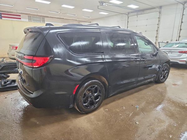 2021 CHRYSLER PACIFICA
