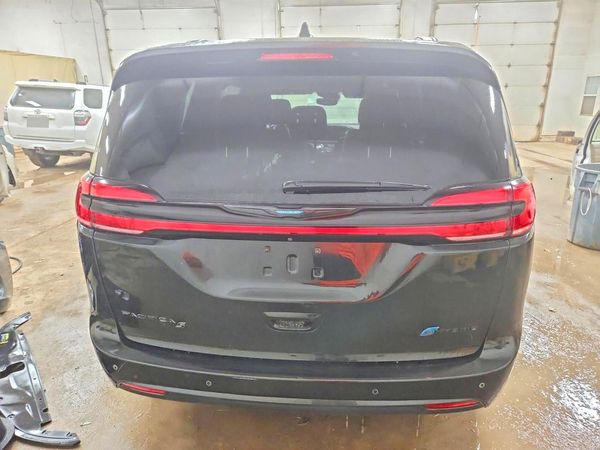 2021 CHRYSLER PACIFICA