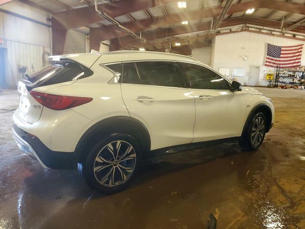 2017 INFINITI QX30