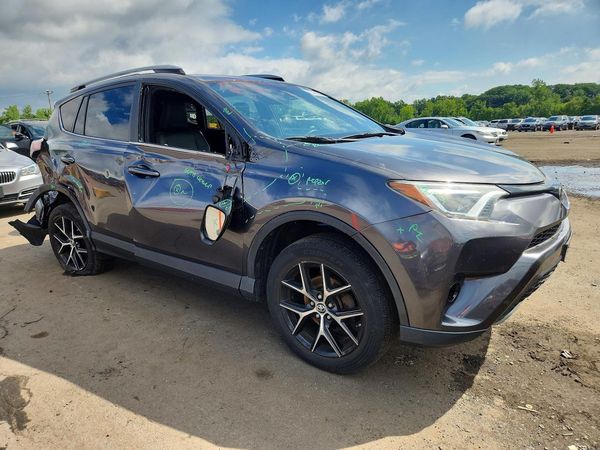 2017 TOYOTA RAV4 SE