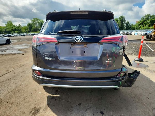 2017 TOYOTA RAV4 SE