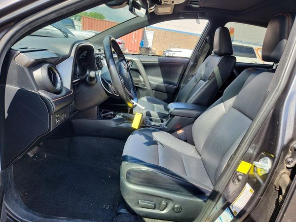 2017 TOYOTA RAV4 SE