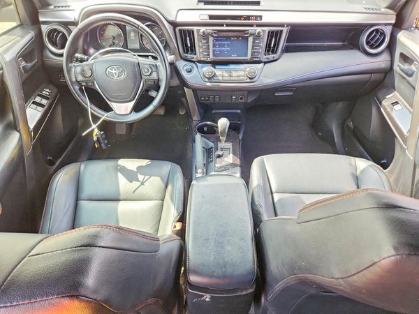 2017 TOYOTA RAV4 SE