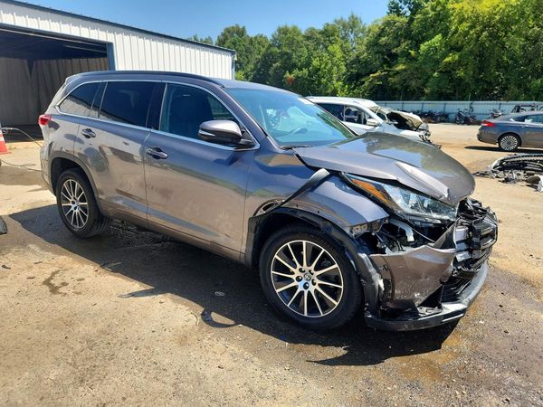 2018 TOYOTA HIGHLANDER SE/XLE