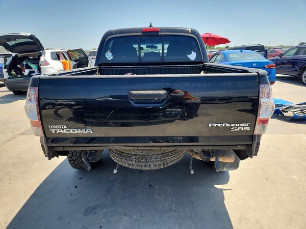 2015 TOYOTA TACOMA Delux Grade