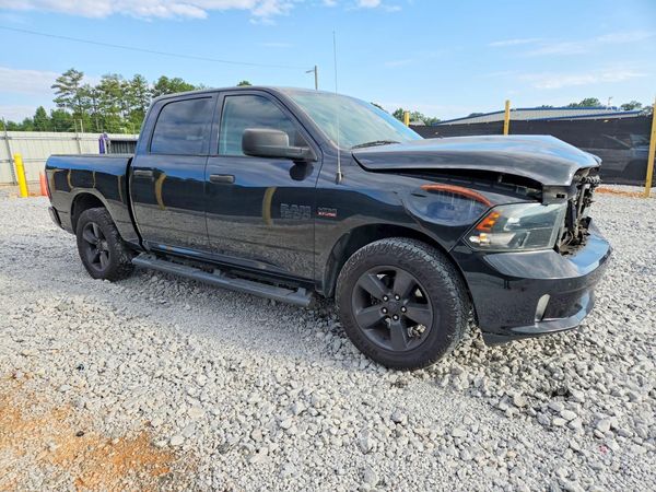 2016 RAM 1500 ST