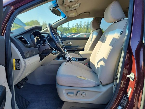 2017 KIA SEDONA LX