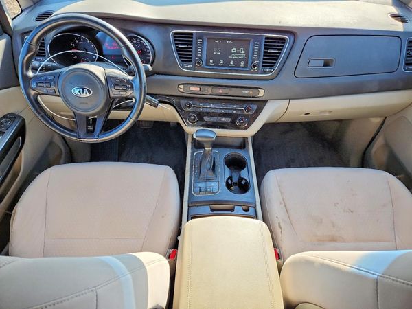 2017 KIA SEDONA LX