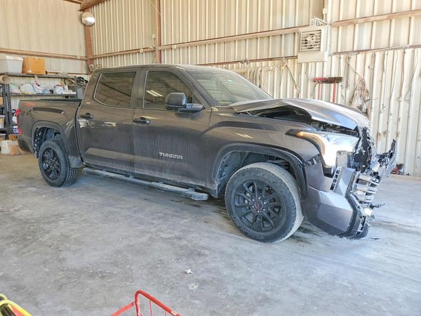 2025 TOYOTA TUNDRA