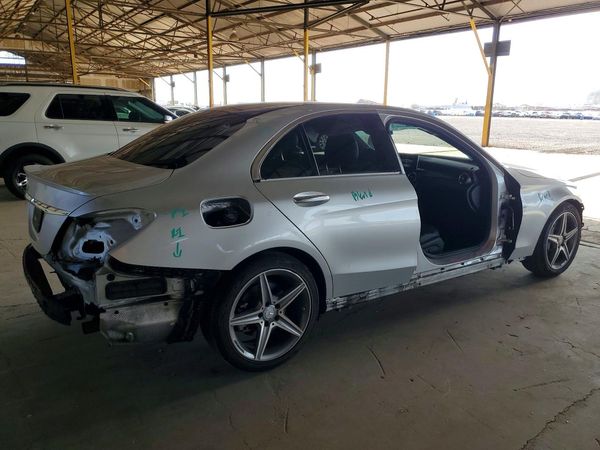 2016 MERCEDES-BENZ C C300