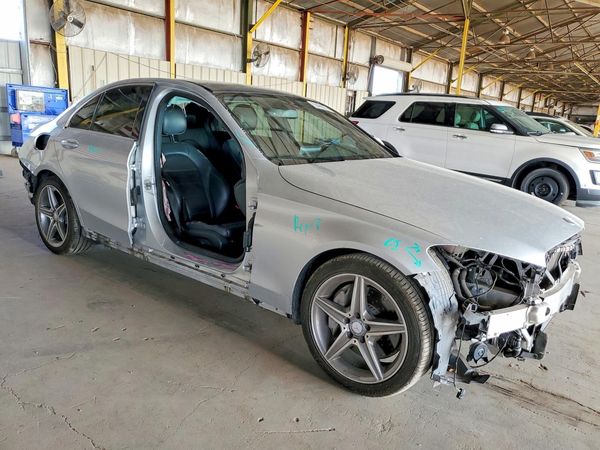 2016 MERCEDES-BENZ C C300