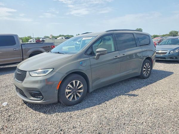 2022 CHRYSLER PACIFICA